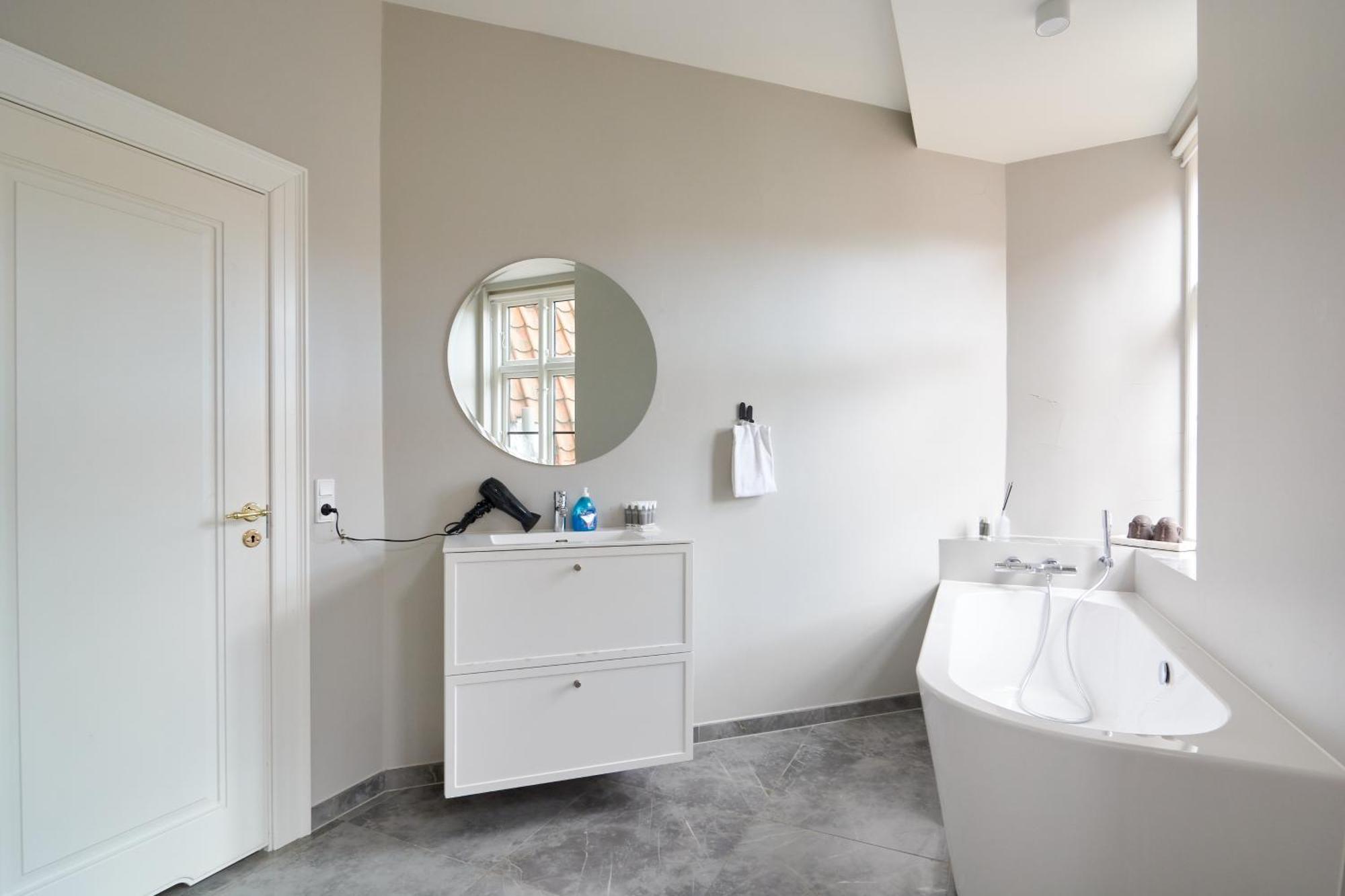 Apartment Large 4 Bedroom With Balcony & Bathtub In Cph Copenhagen