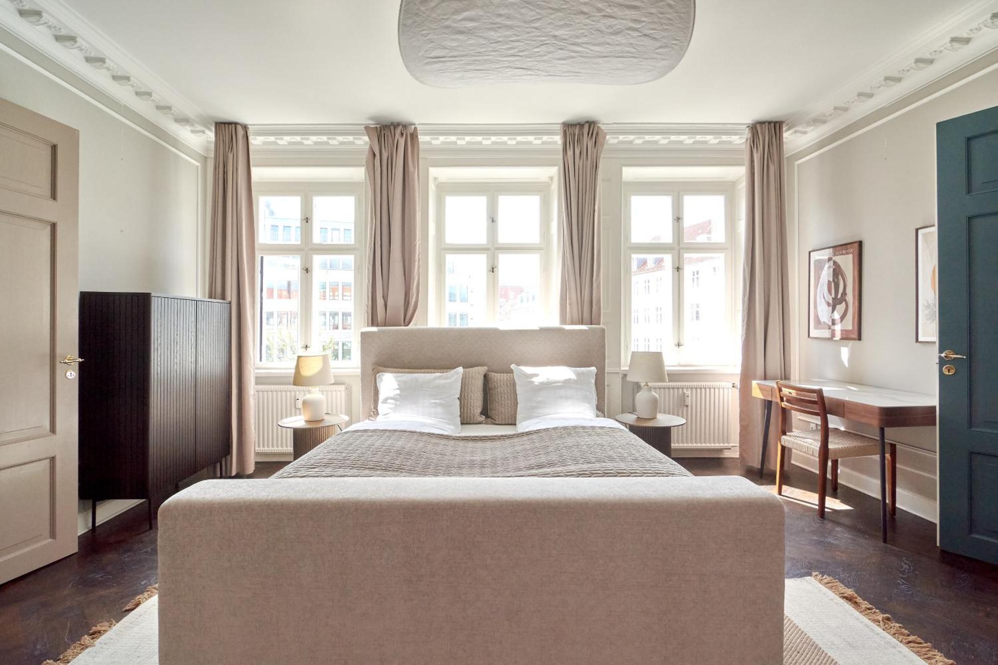 Large 4 Bedroom With Balcony & Bathtub In Cph Apartment